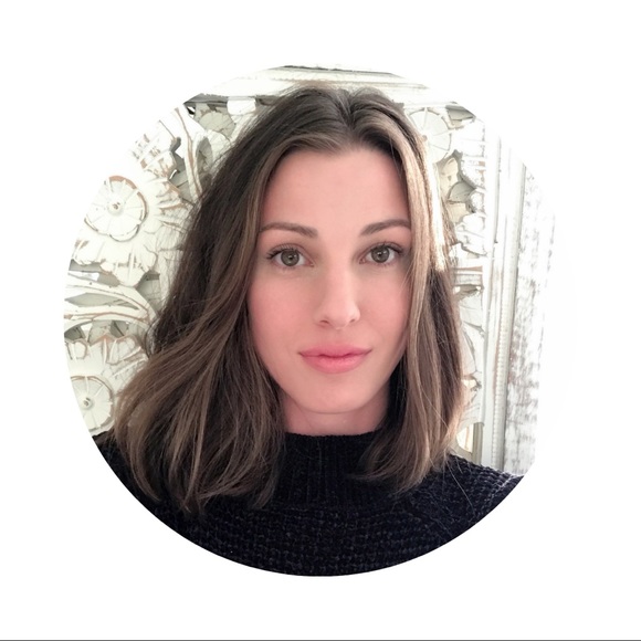 Meet your Posher, Leah - Picture 3 of 5